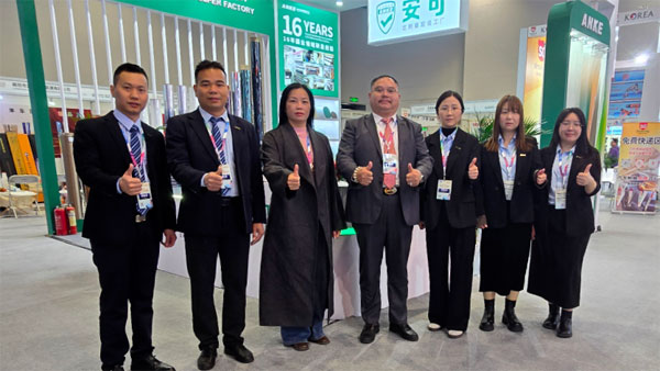 ANKE・雅森展 | 首日沸腾！安可超级工厂实力亮相，成展馆“人气收割机”！ 